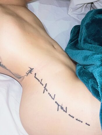 Full leaked Asian babe private onlyfans photo