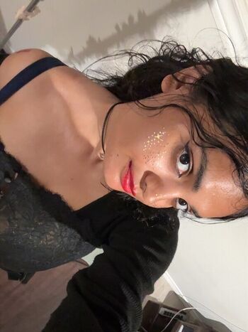 Full leaked Desiaurora private onlyfans photo