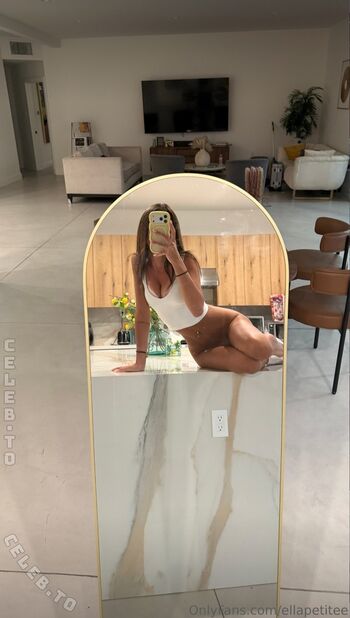 Full leaked Ellapetiteee private onlyfans photo