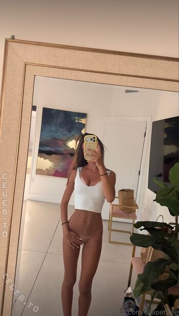 Full leaked Ellapetiteee private onlyfans photo