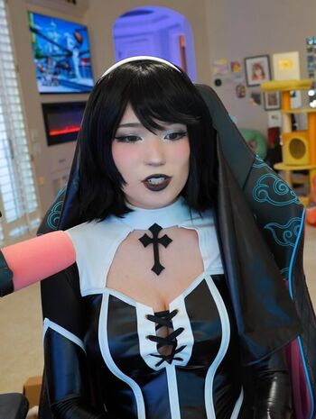 Full leaked Emiru private onlyfans photo